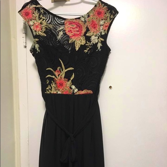 Le Chateau Formal Dress - Picture 1 of 2